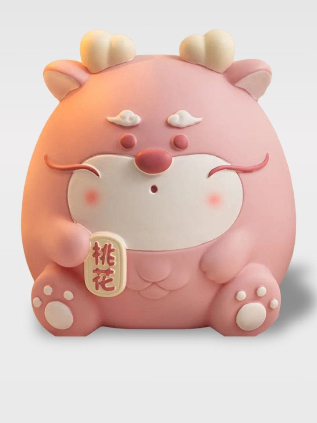 Tirelire Ours Motif Dragon | L’Ours du Feu Sacré Kaelor – Rose 18 x 20 x 20 cm